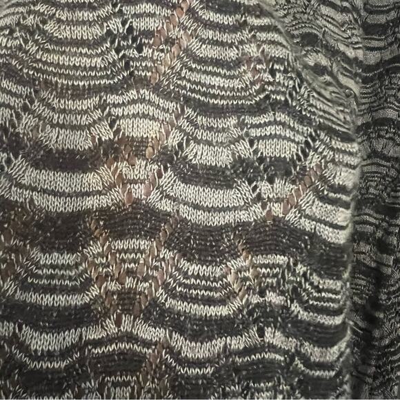 Maurices Black White Wavy Stripe Print Light Knit Sweater Tunic Top, Medium - Picture 8 of 10